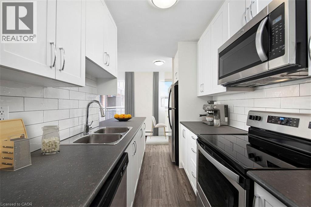 607 Heritage Drive Unit# 702, Kitchener, Ontario  N2B 3J2 - Photo 3 - 40868955