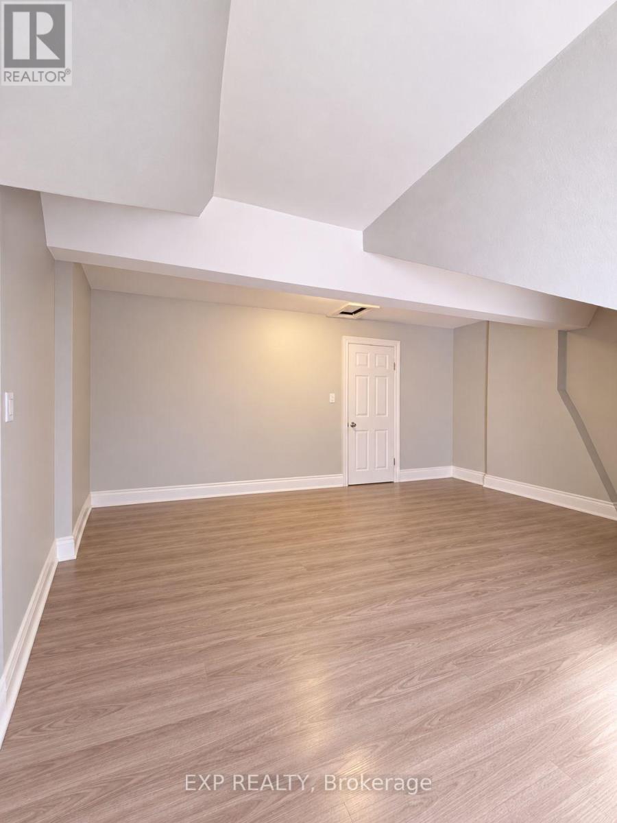 301 - 72 Victoria Avenue S, Hamilton, Ontario  L8N 2S7 - Photo 2 - X13862244