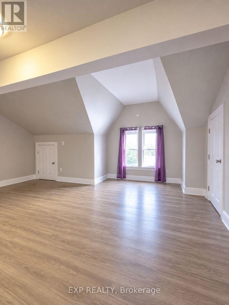 301 - 72 Victoria Avenue S, Hamilton, Ontario  L8N 2S7 - Photo 4 - X13862244