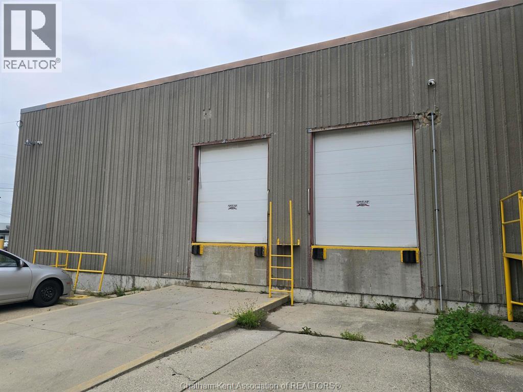 MLS# 26024011: 20 CURRIE STREET, Chatham, Canada