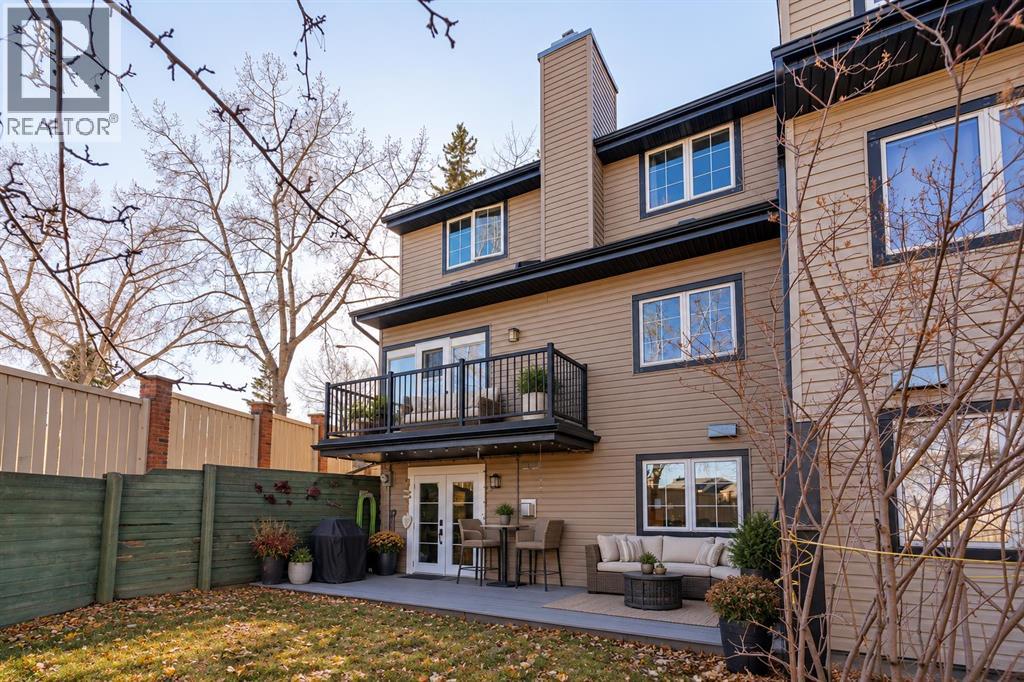 33, 448 Strathcona Drive SW, Calgary, Alberta  T3H 1M3 - Photo 1 - A2347111