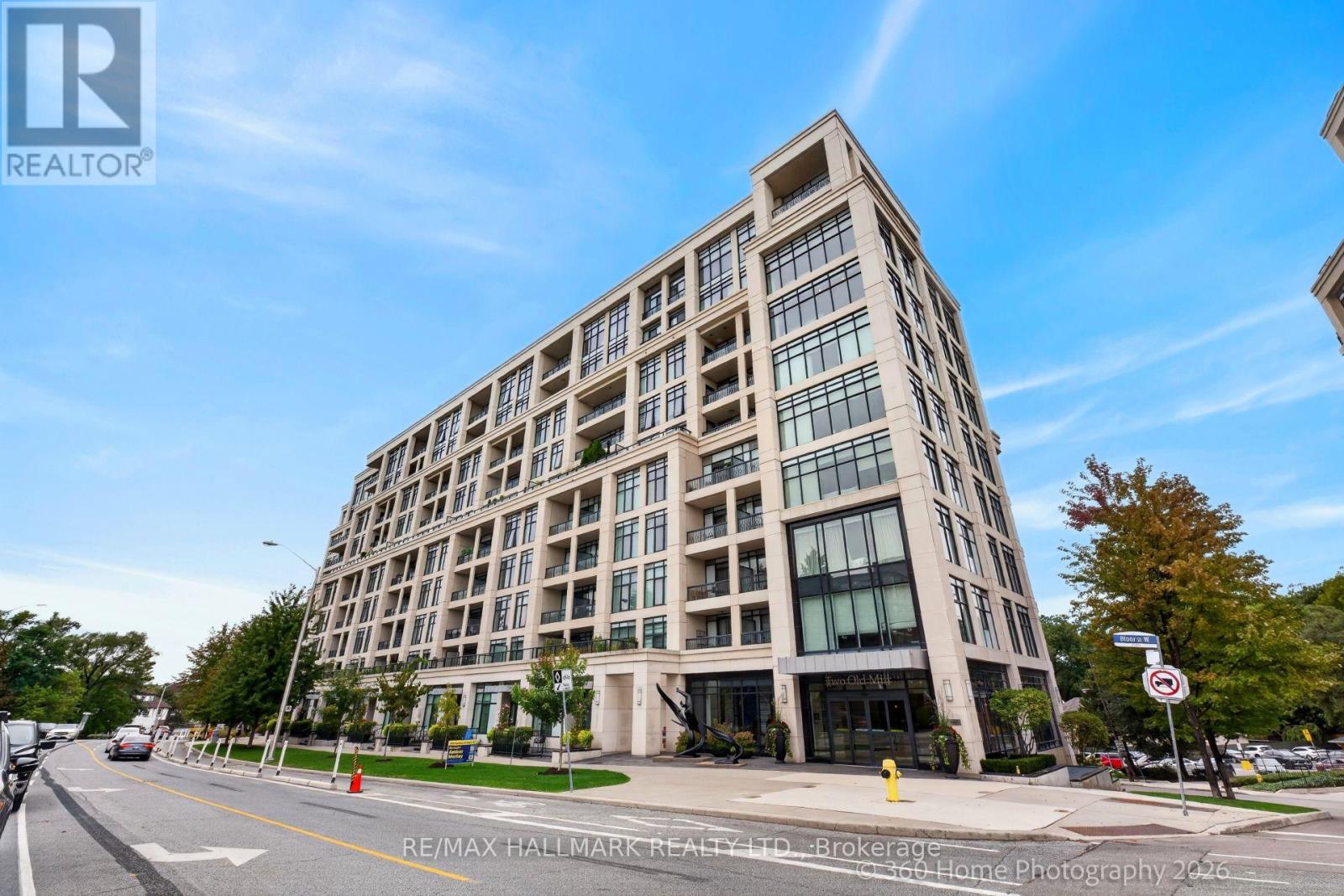 712 - 2 OLD MILL DRIVE, Toronto, Ontario