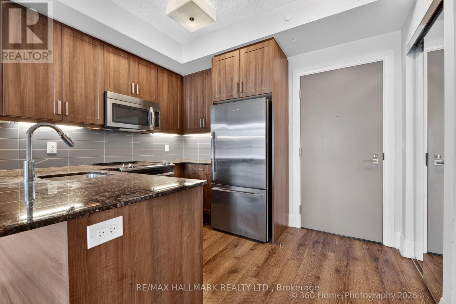 712 - 2 Old Mill Drive, Toronto, Ontario M6S 0A2 - Photo 5 - W13656314