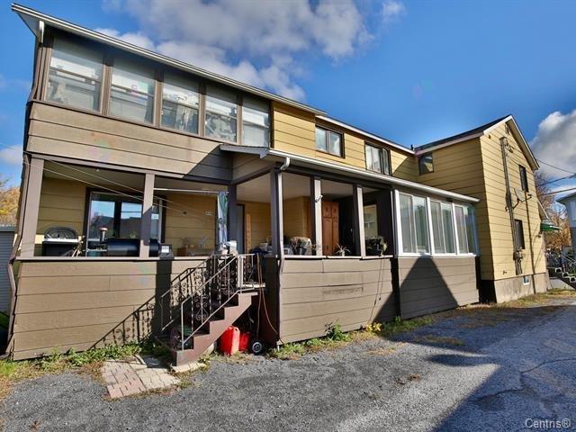 472-474 Rue Jacques-Cartier N. Farnham Quebec Canada J2N1Z9 5