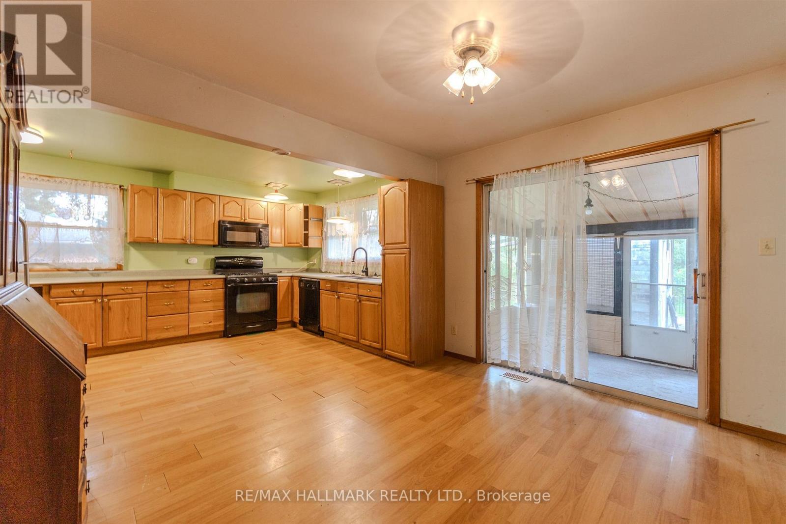 36 Summerhayes Crescent, Brantford, Ontario  N3R 5J3 - Photo 4 - X13843858