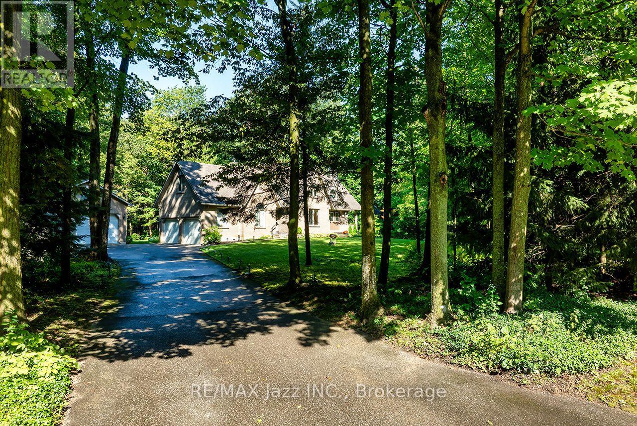 20 Timberlane Court, Clarington, Ontario  L1E 2H1 - Photo 2 - E13862372
