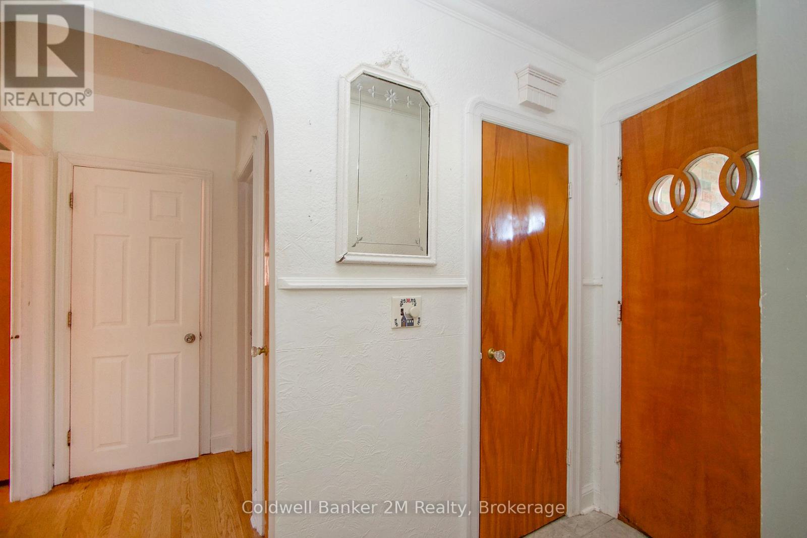 64 Harris Avenue, Oshawa, Ontario  L1J 5K7 - Photo 5 - E13862400