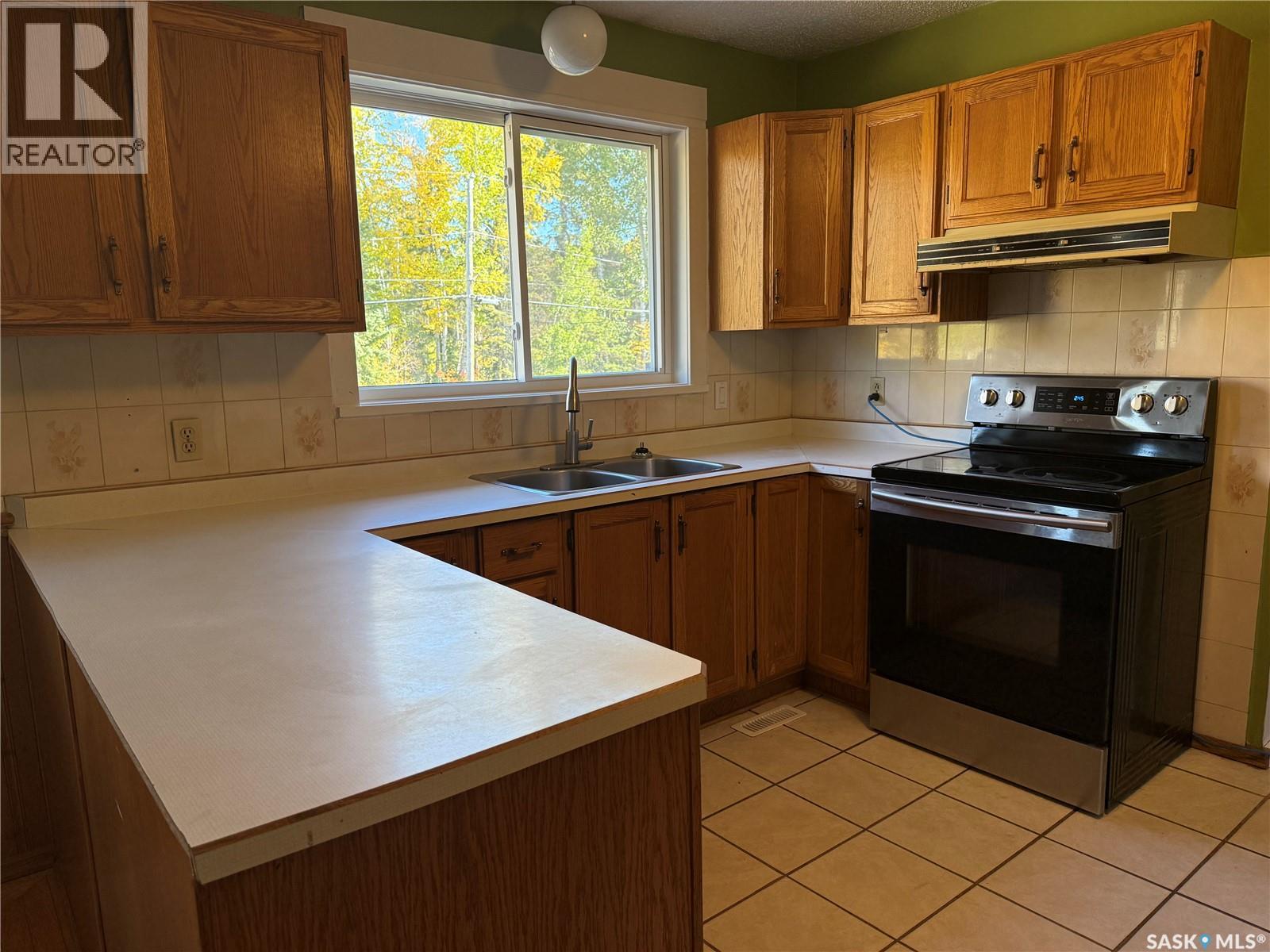 708 Studer Street, La Ronge, Saskatchewan  S0J 1L0 - Photo 6 - SK050356