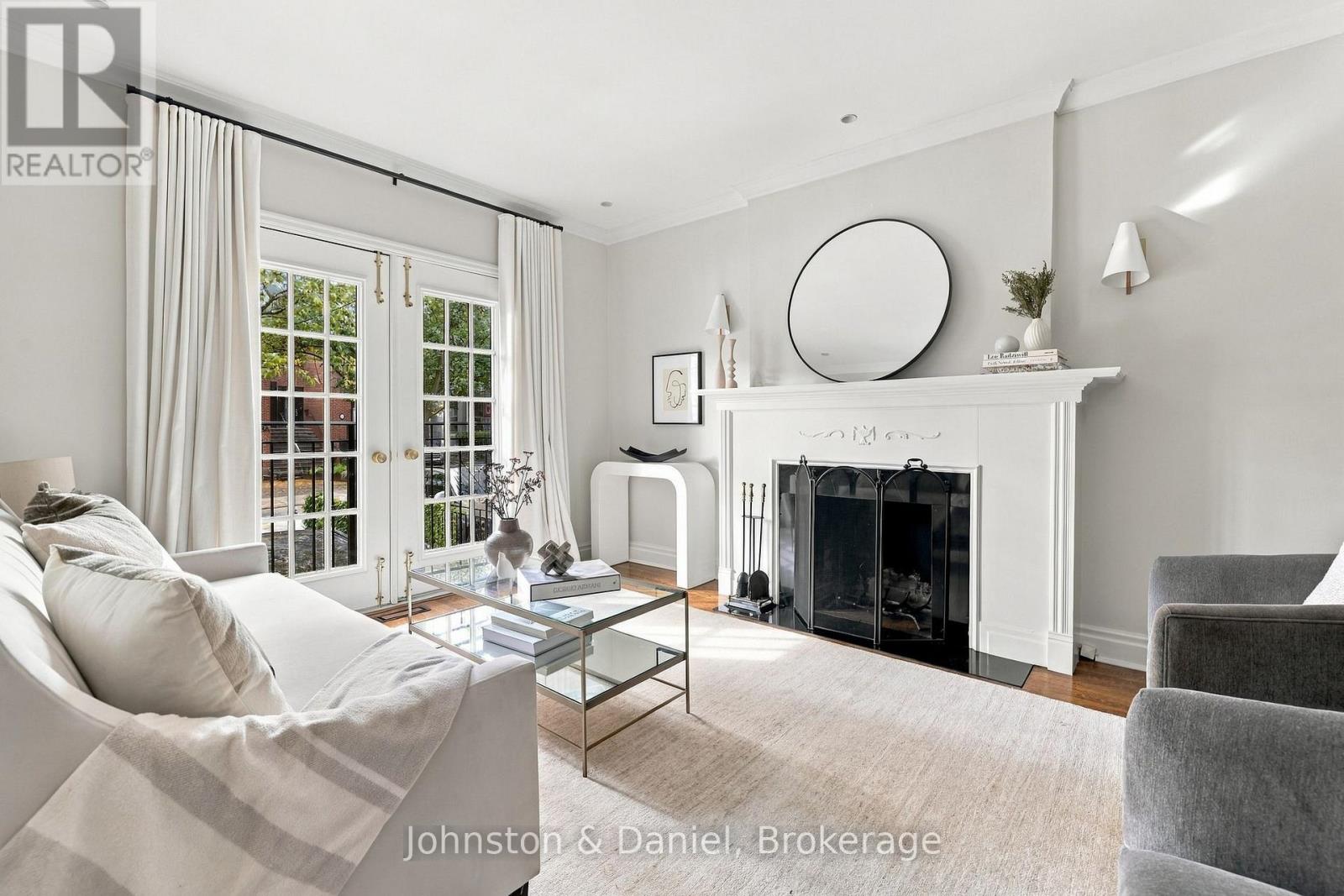 72 GORMLEY AVENUE Toronto (Yonge-St. Clair) Ontario Canada M4V1Z1 3