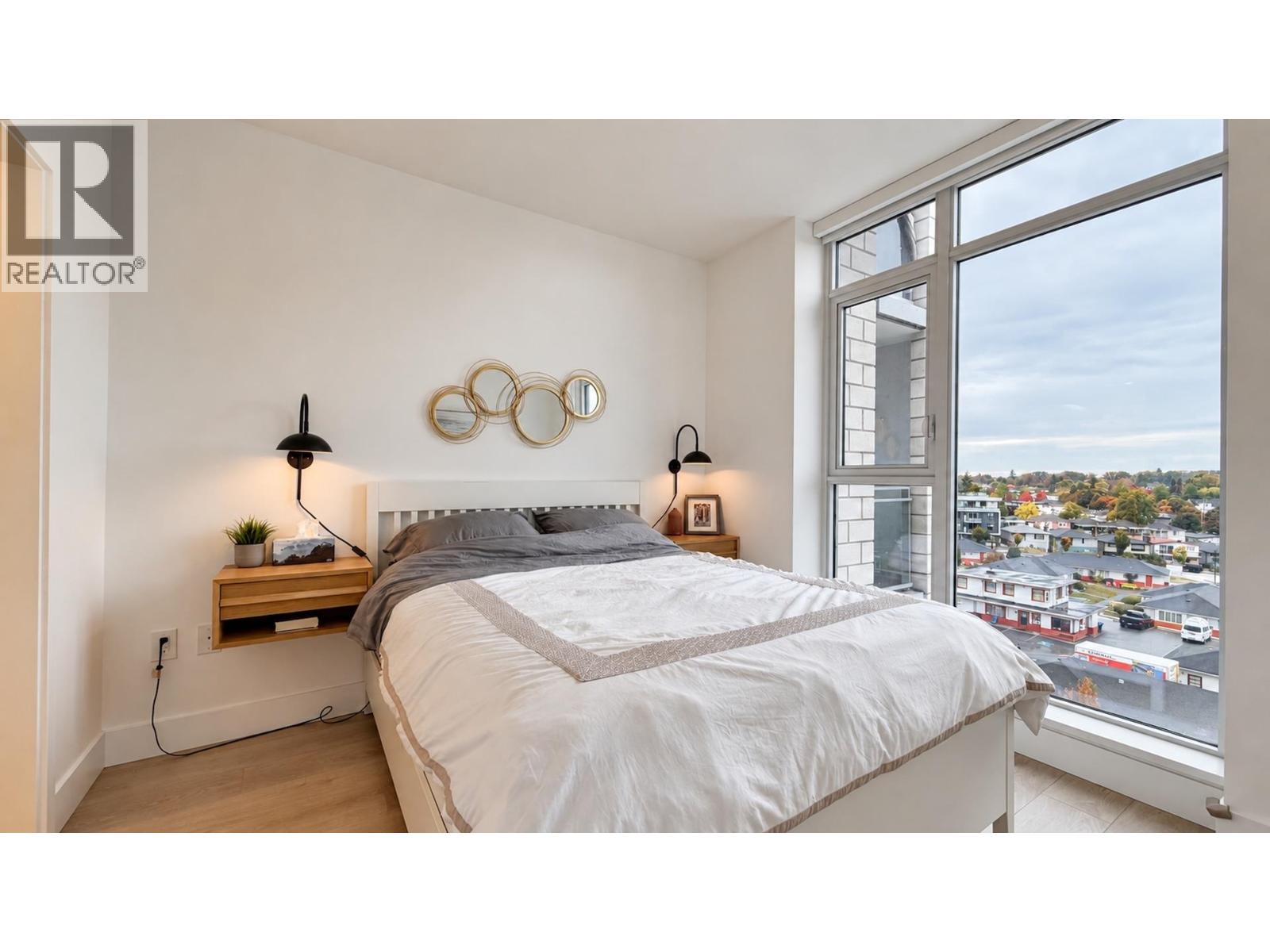 706 2435 KINGSWAY