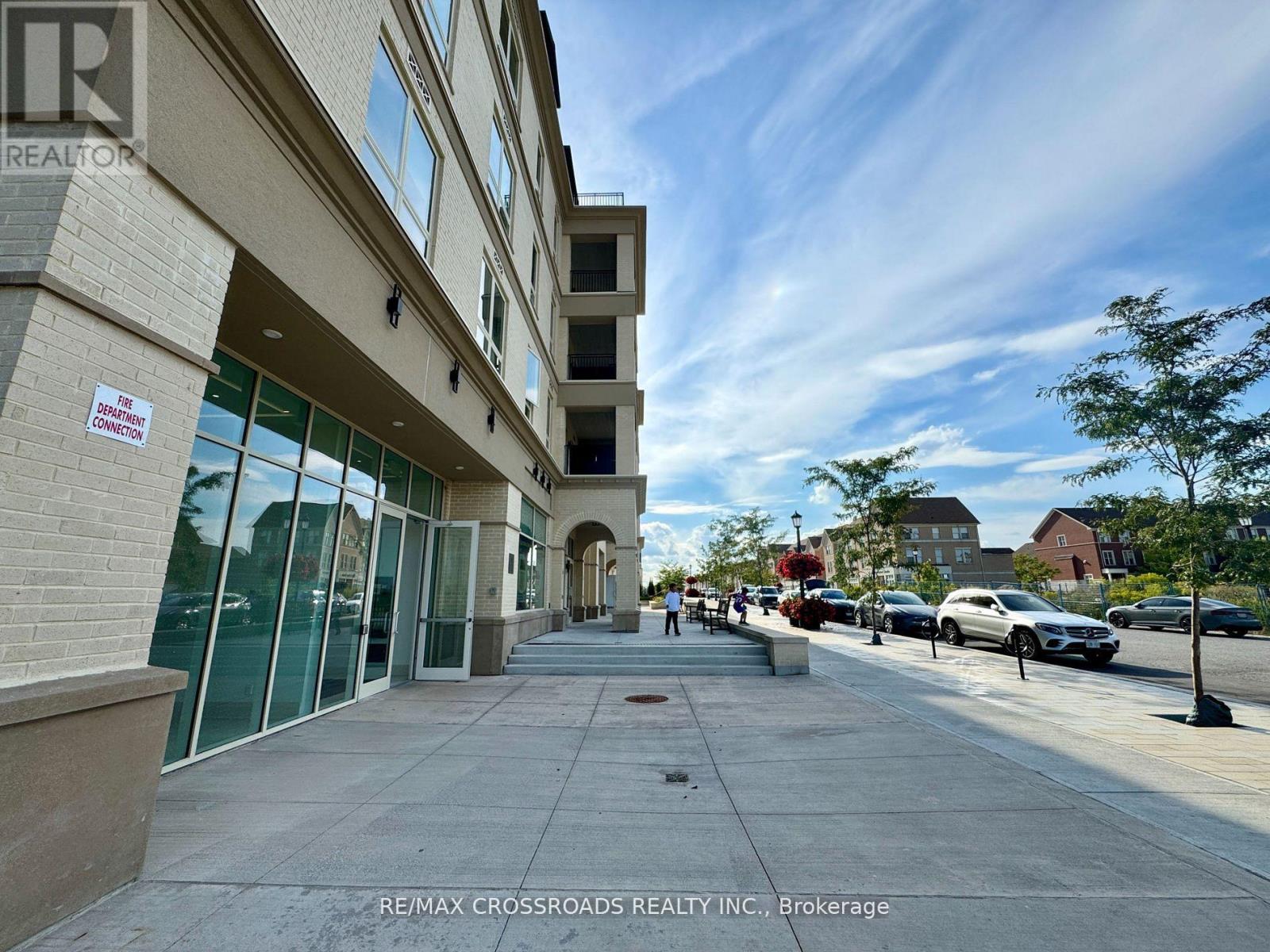 239 - 101 Cathedral High Street, Markham (Devil's Elbow), Ontario  L6C 3L8 - Photo 4 - N13862286