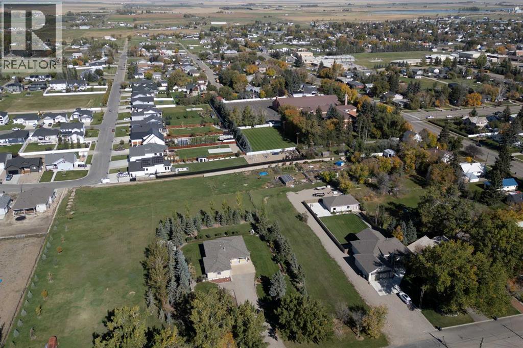 275 W 100 S, Raymond, Alberta  T0K 2S0 - Photo 33 - A2349765