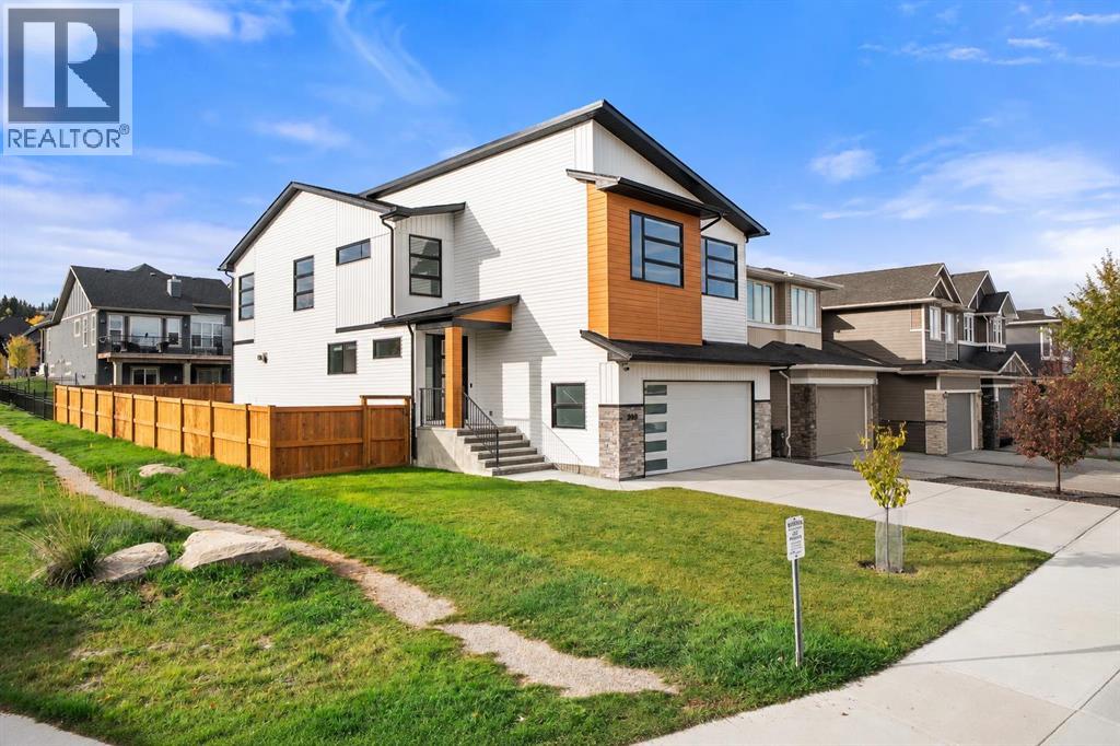 208 Crestmont Drive SW, Calgary, Alberta  T3B 1G8 - Photo 2 - A2348615