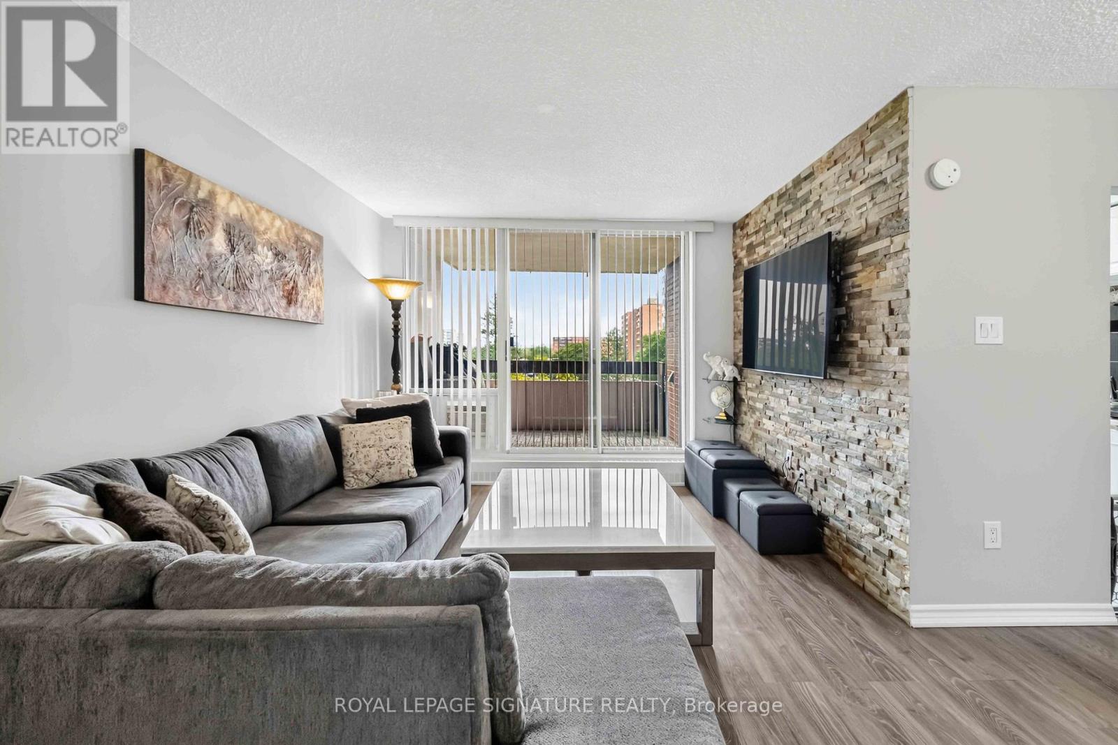 512 - 1615 Bloor Street, Mississauga, Ontario  L4X 1S2 - Photo 2 - W13862252