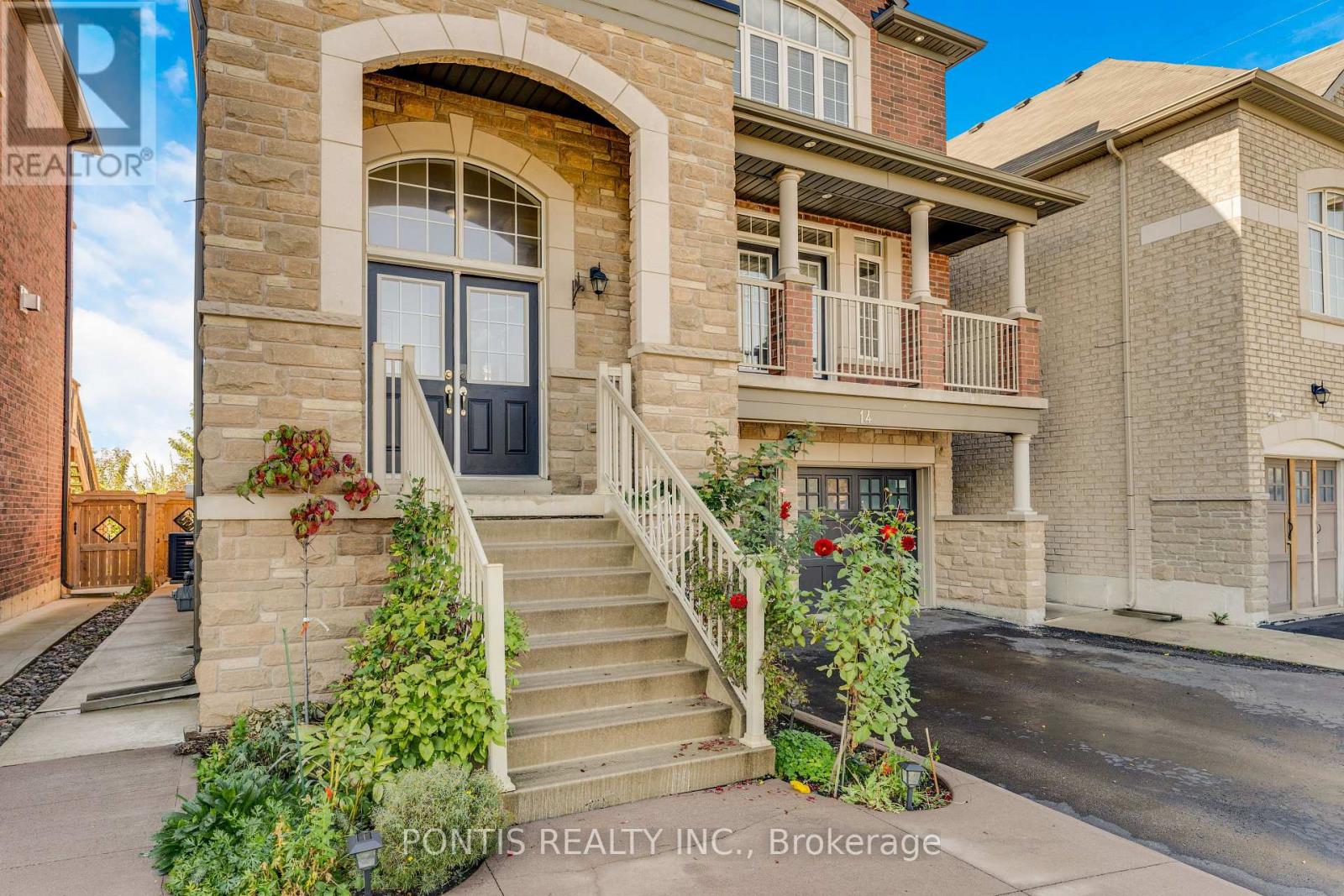 14 Arrowstone Court, Brampton, Ontario  L6R 0V5 - Photo 3 - W13862308