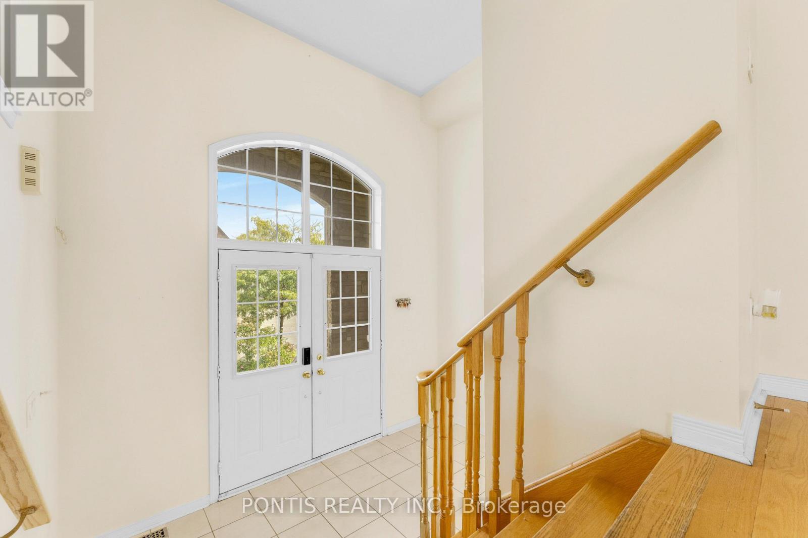 14 Arrowstone Court, Brampton, Ontario  L6R 0V5 - Photo 5 - W13862308