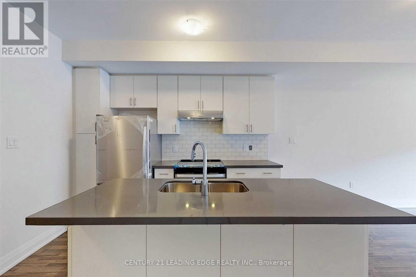 Upper - 45 Creekbank Road, Toronto, Ontario  M6L 1C7 - Photo 10 - W13862378