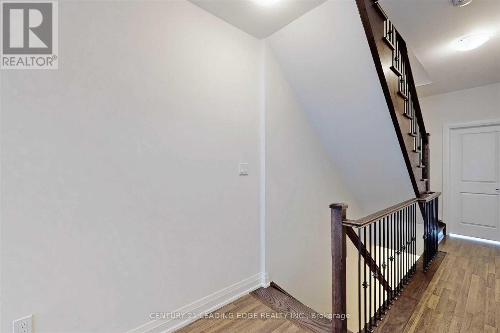 Upper - 45 Creekbank Road, Toronto, Ontario  M6L 1C7 - Photo 19 - W13862378