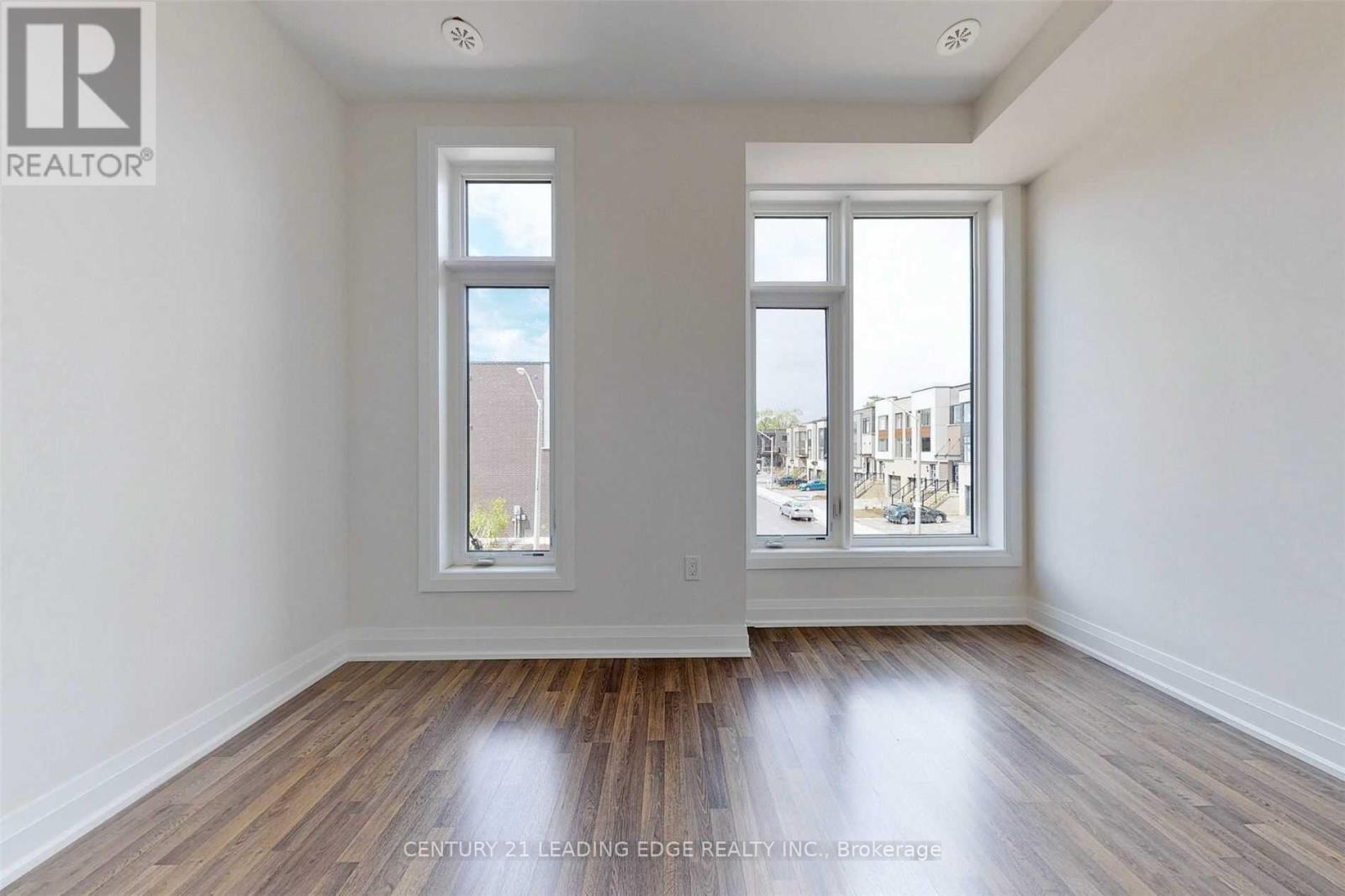 Upper - 45 Creekbank Road, Toronto, Ontario  M6L 1C7 - Photo 32 - W13862378