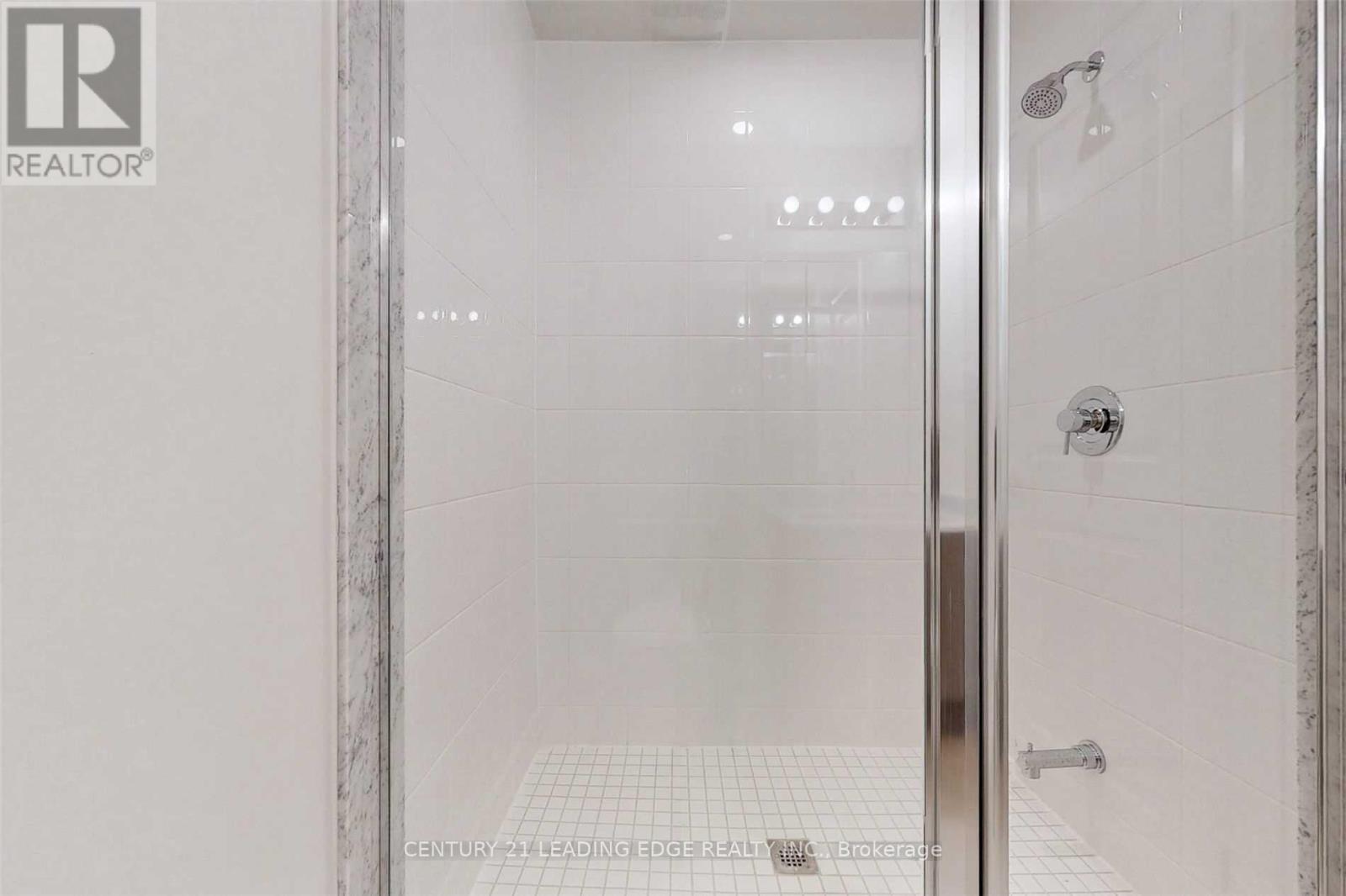Upper - 45 Creekbank Road, Toronto, Ontario  M6L 1C7 - Photo 37 - W13862378