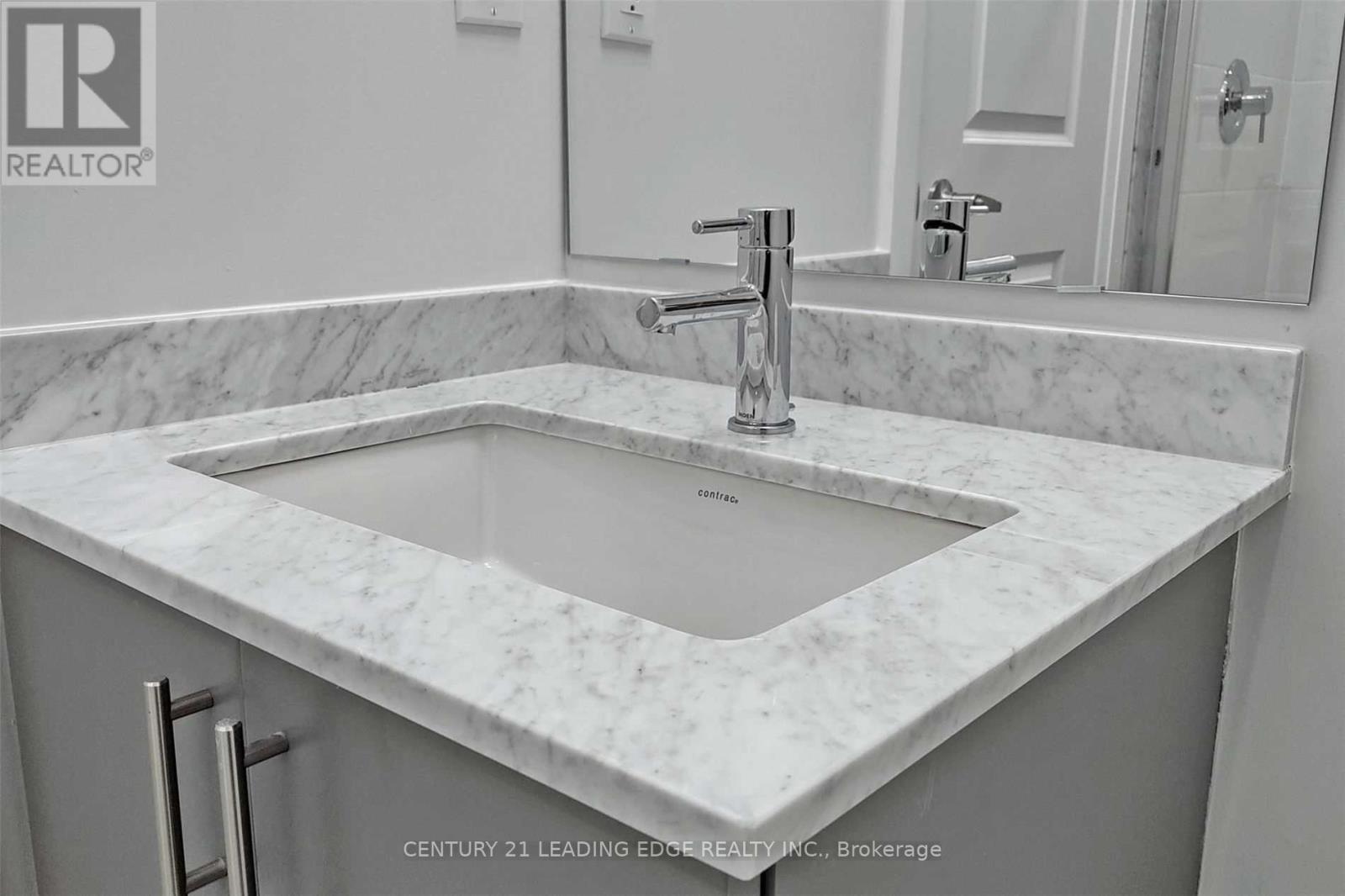 Upper - 45 Creekbank Road, Toronto, Ontario  M6L 1C7 - Photo 38 - W13862378