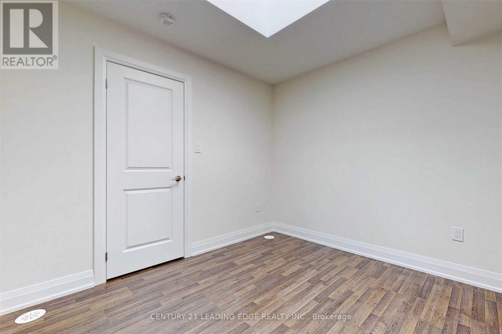 Upper - 45 Creekbank Road, Toronto, Ontario  M6L 1C7 - Photo 39 - W13862378