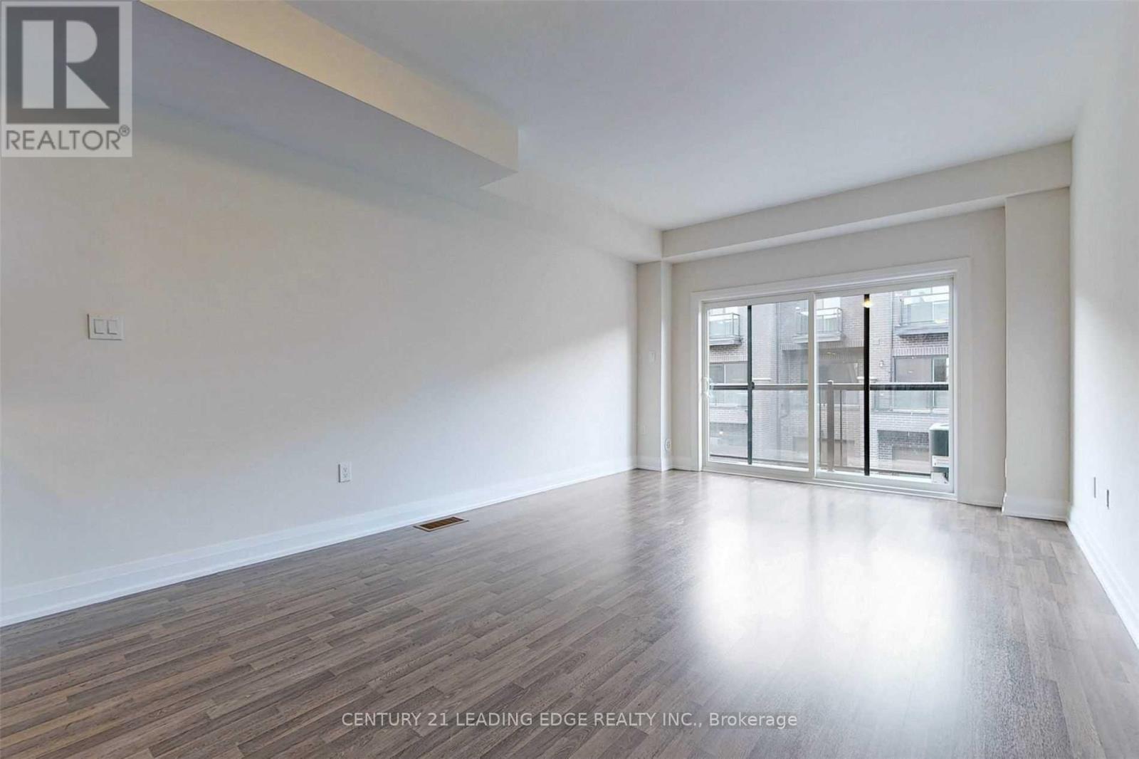 Upper - 45 Creekbank Road, Toronto, Ontario  M6L 1C7 - Photo 5 - W13862378