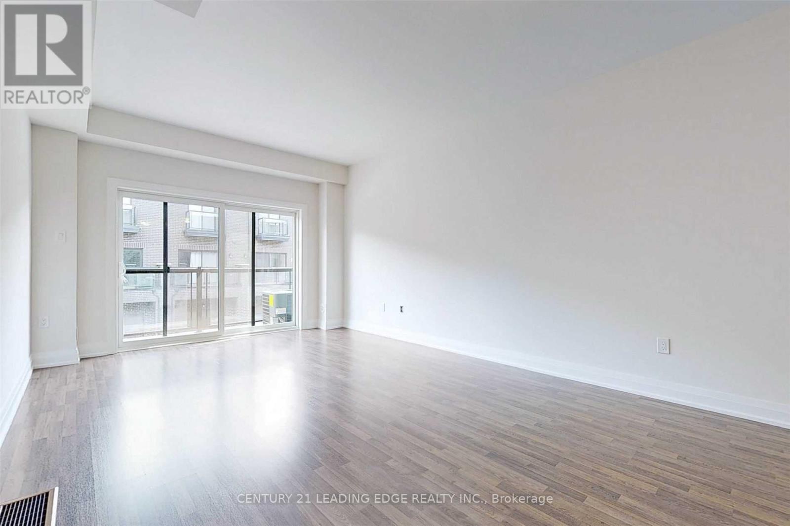 Upper - 45 Creekbank Road, Toronto, Ontario  M6L 1C7 - Photo 7 - W13862378