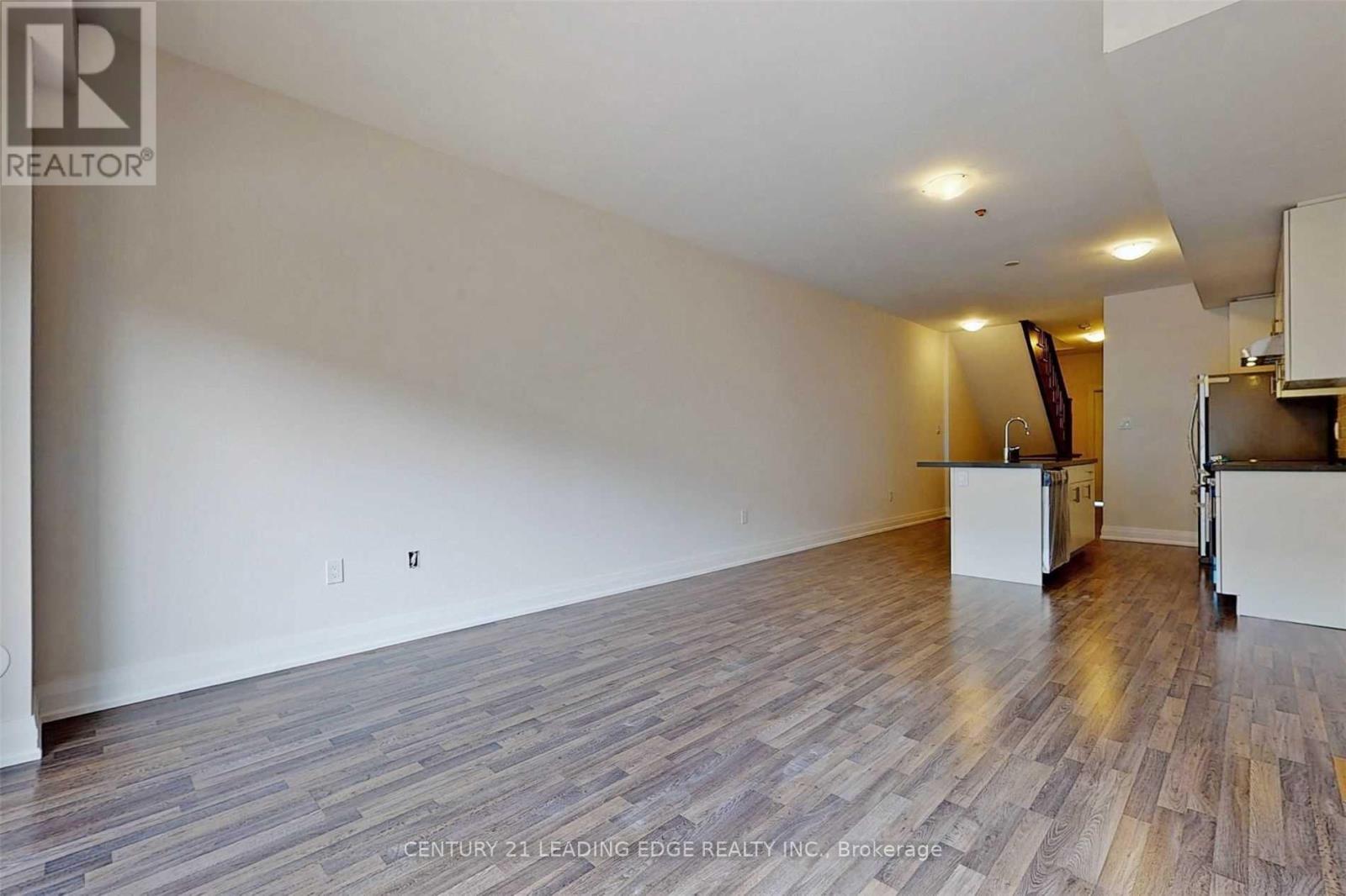Upper - 45 Creekbank Road, Toronto, Ontario  M6L 1C7 - Photo 8 - W13862378