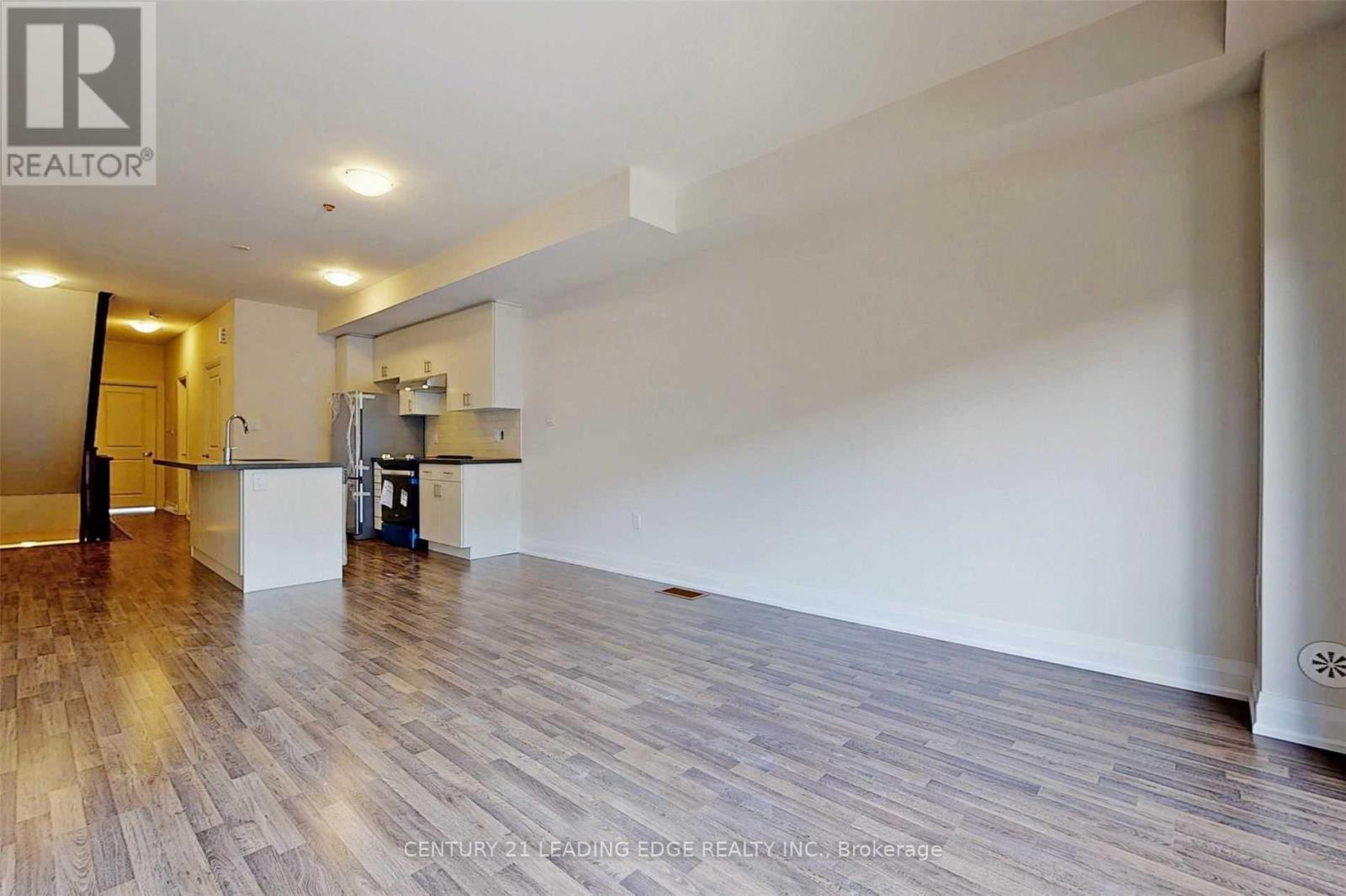 Upper - 45 Creekbank Road, Toronto, Ontario  M6L 1C7 - Photo 9 - W13862378