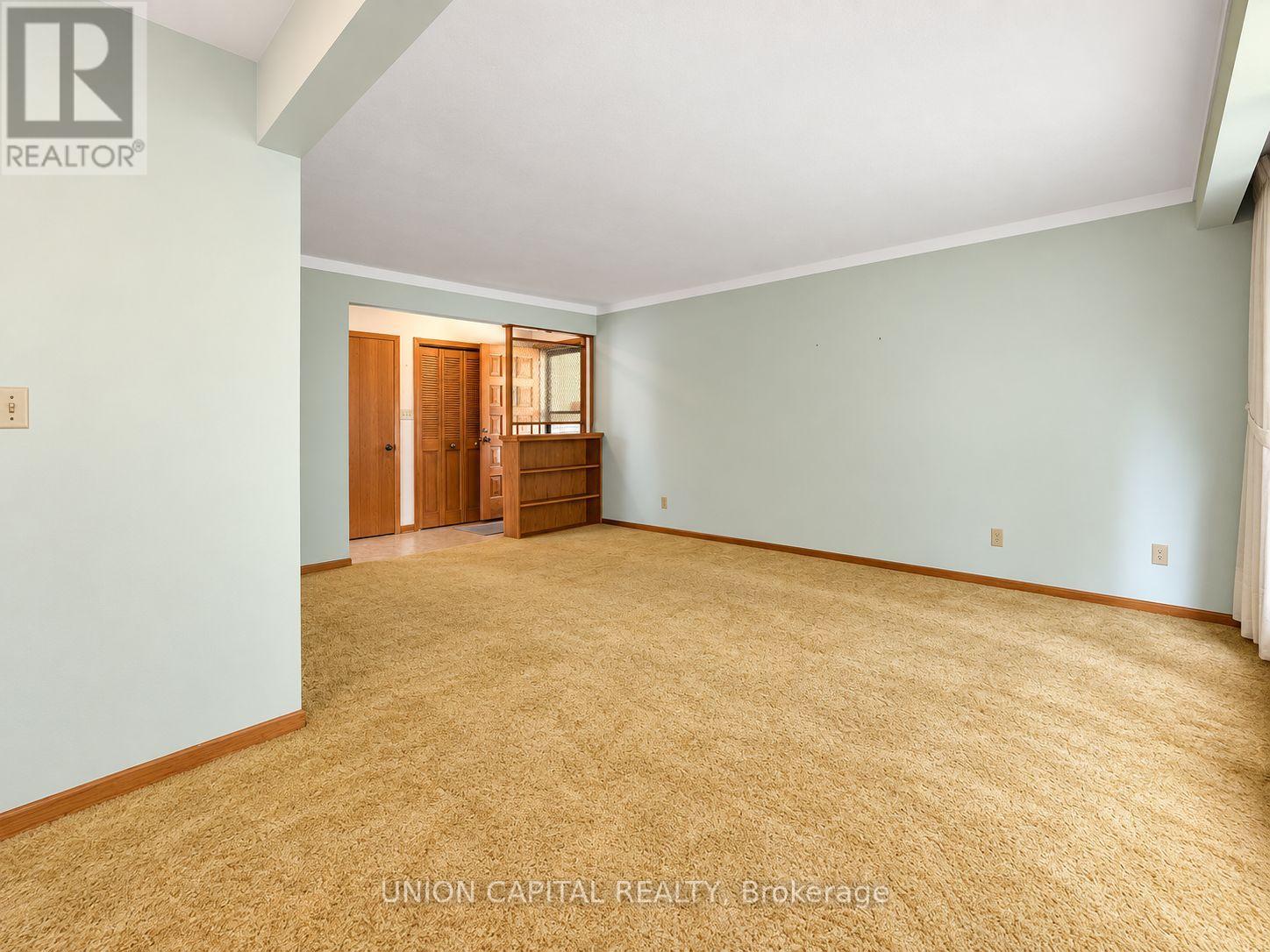 21 Croydon Drive, St. Catharines, Ontario  L2M 1J3 - Photo 2 - X13862384