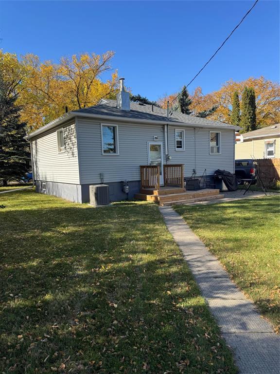 561 23rd Street, Brandon, Manitoba  R7B 1V8 - Photo 3 - 202624873