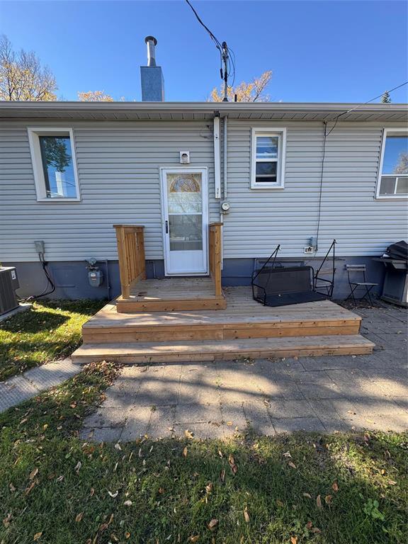 561 23rd Street, Brandon, Manitoba  R7B 1V8 - Photo 5 - 202624873