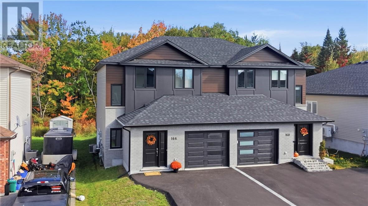 166 Eclipse Crescent, Sudbury, Ontario  P3B 0E6 - Photo 2 - 2130765