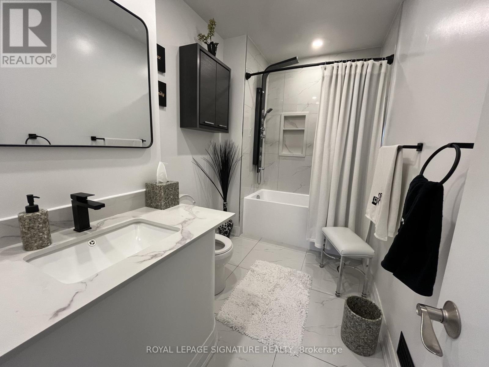 90 Berkinshaw Crescent, Toronto, Ontario  M3B 2T2 - Photo 11 - C13762214