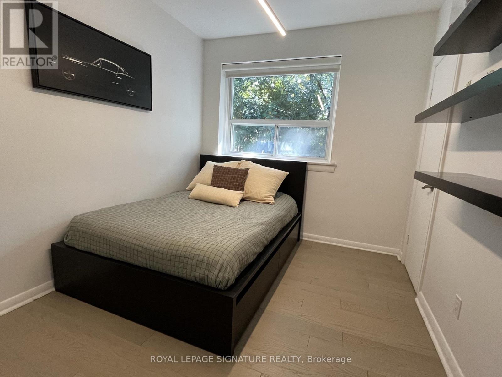 90 Berkinshaw Crescent, Toronto, Ontario  M3B 2T2 - Photo 9 - C13762214