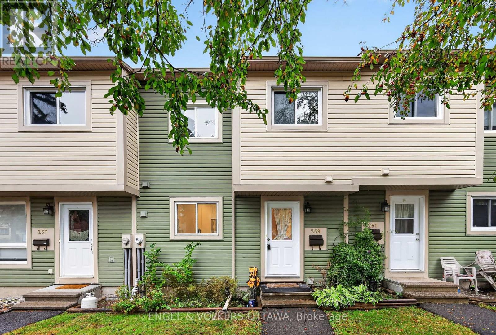 259 Teal Crescent, Ottawa, Ontario  K1E 2C3 - Photo 3 - X13862574