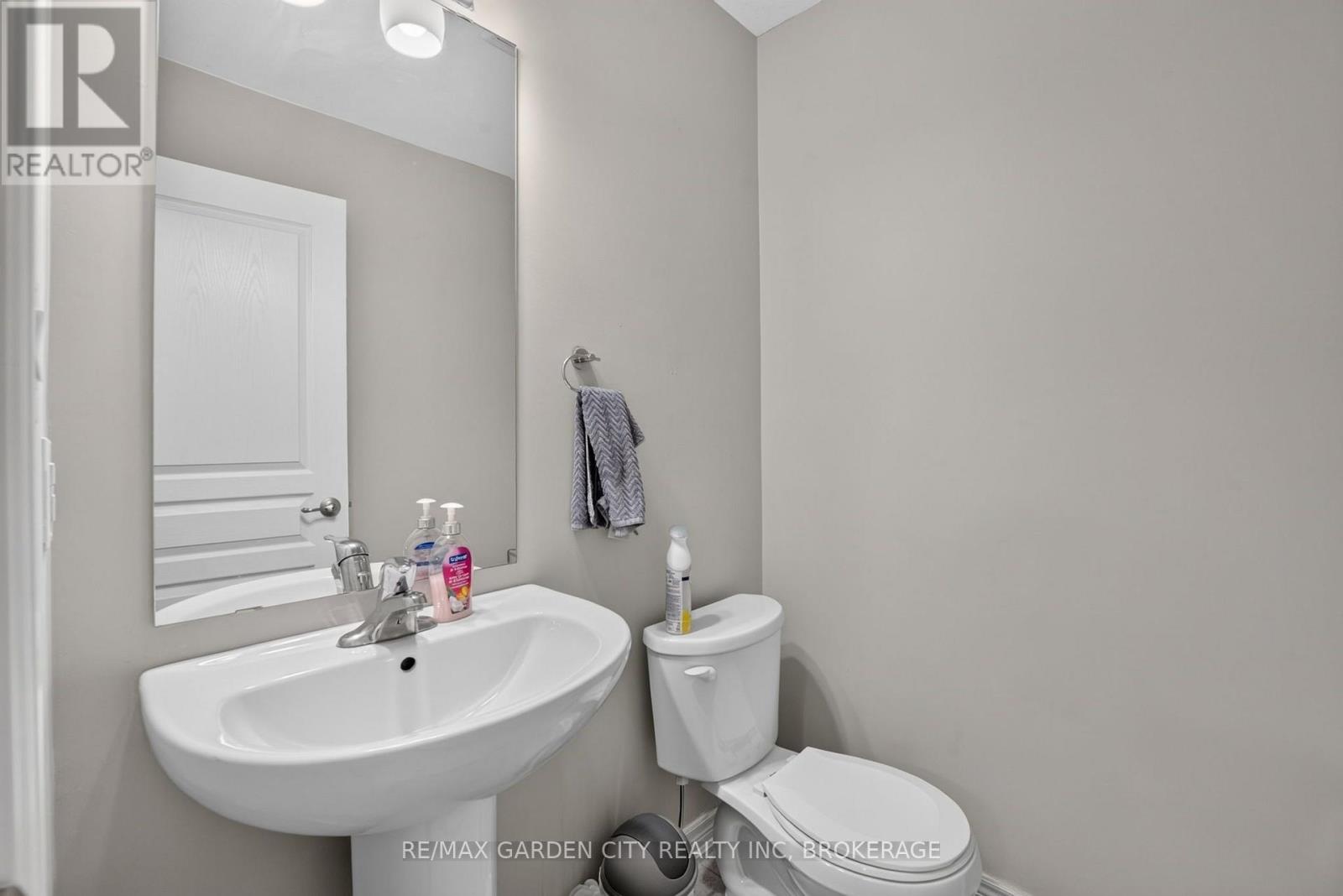 53 Elderberry Road, Thorold, Ontario  L2V 0E7 - Photo 8 - X13862542