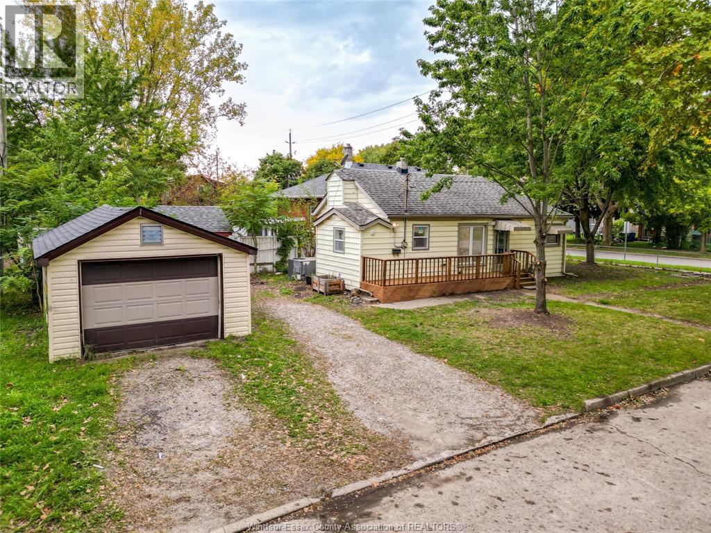 3605 BLOOMFIELD, Windsor, Ontario