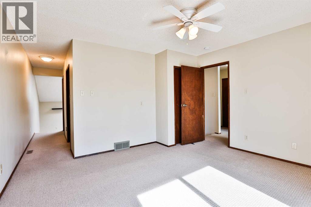 6 Temple Boulevard W