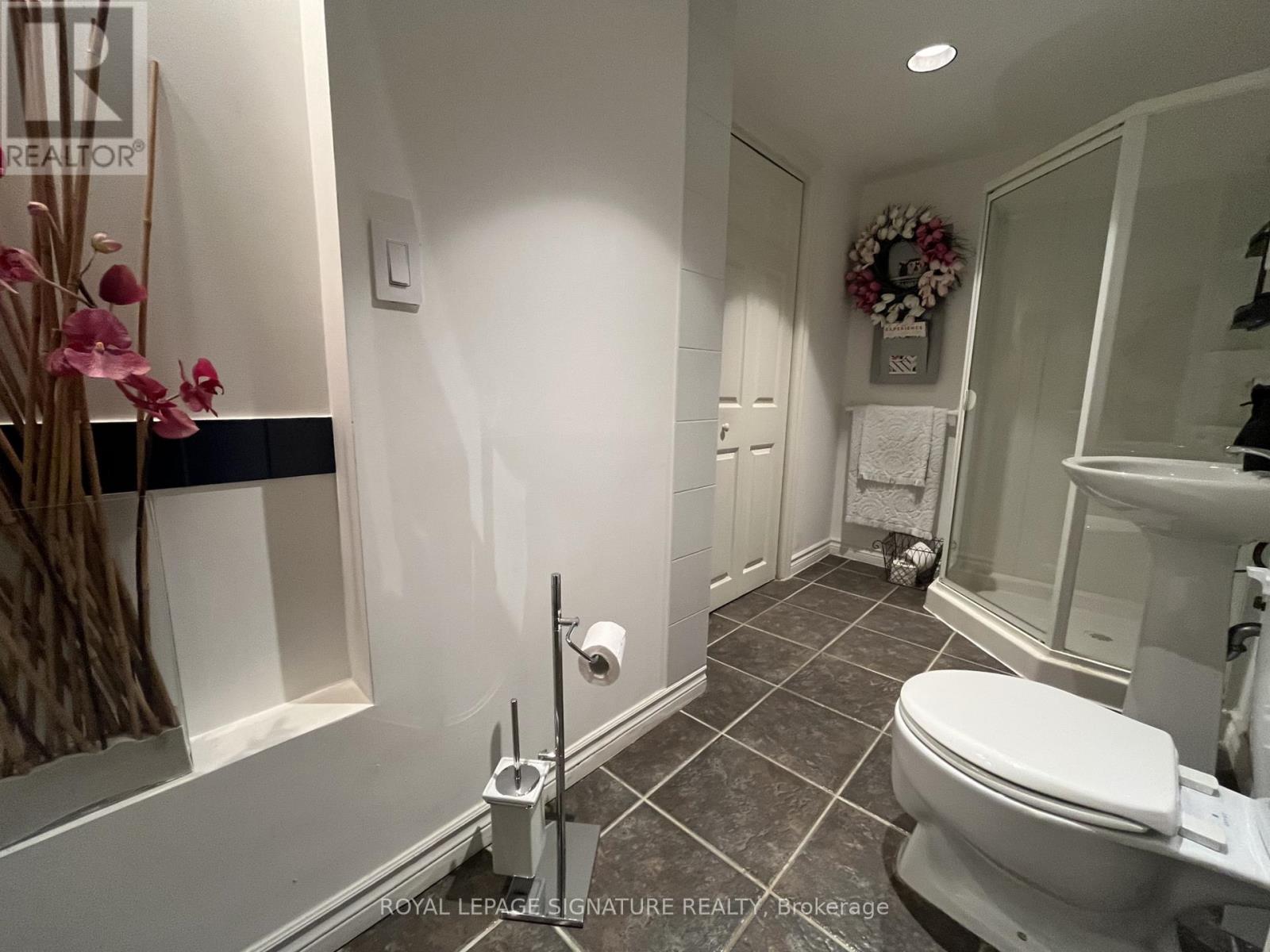 90 Berkinshaw Crescent, Toronto, Ontario  M3B 2T2 - Photo 27 - C13762214