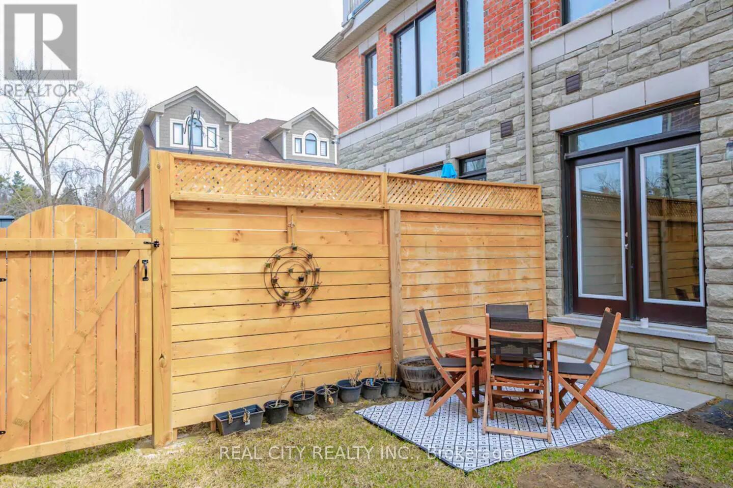 48 Hiawatha Court, Vaughan, Ontario  L4L 0J2 - Photo 10 - N13862486