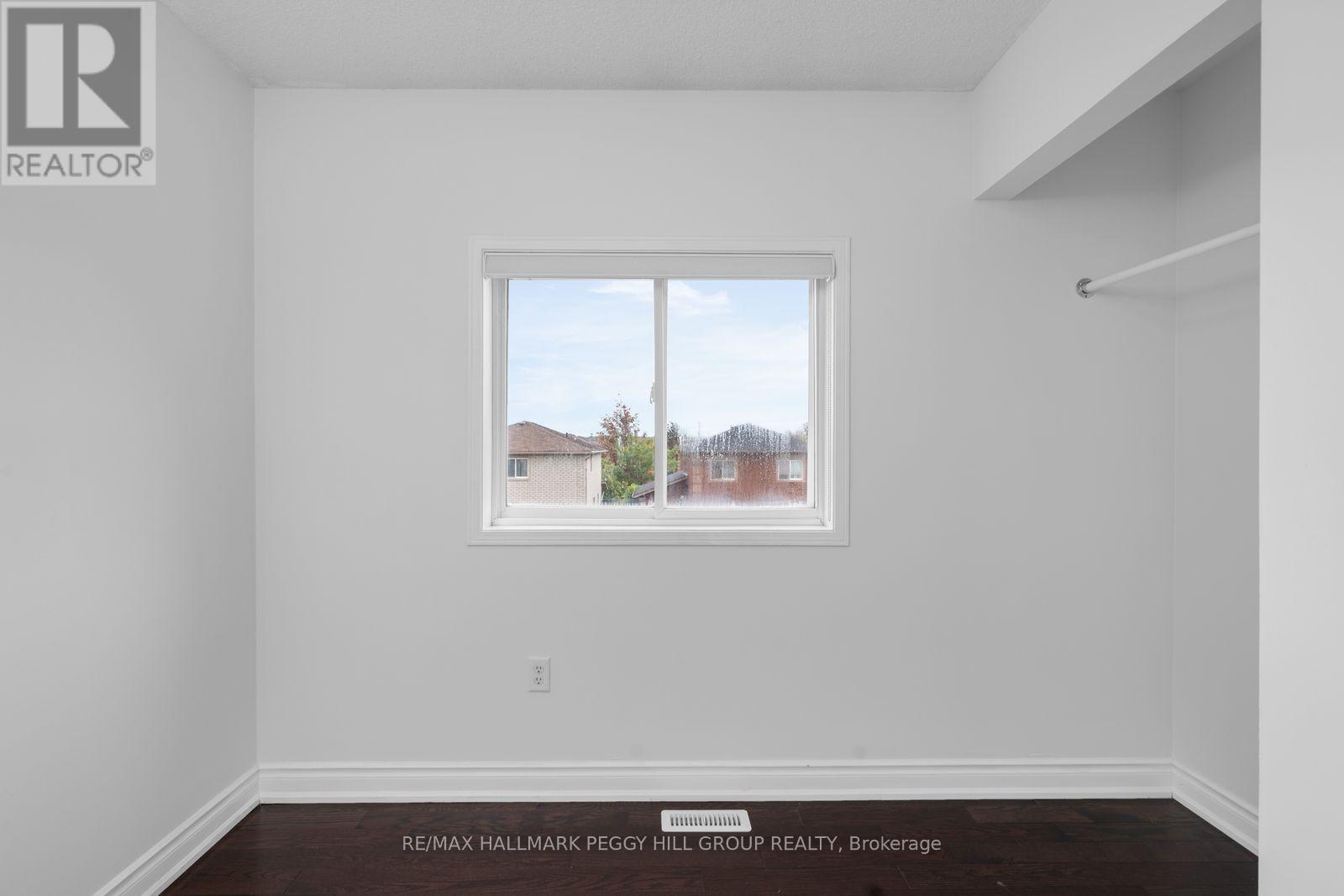 Upper - 152 Madelaine Drive, Barrie, Ontario  L4N 0N1 - Photo 11 - S13862554