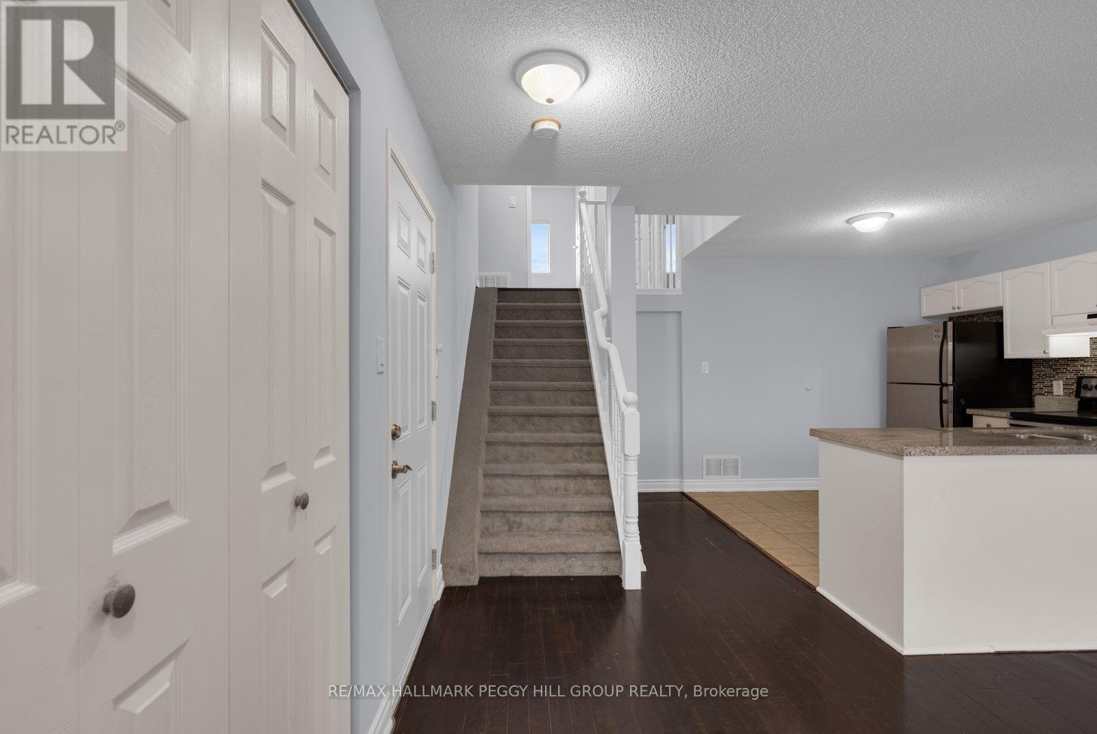 Upper - 152 Madelaine Drive, Barrie, Ontario  L4N 0N1 - Photo 7 - S13862554