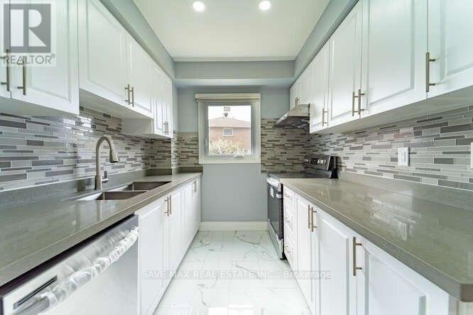 25 Tulip Drive, Brampton, Ontario  L6Y 3T5 - Photo 9 - W13862436