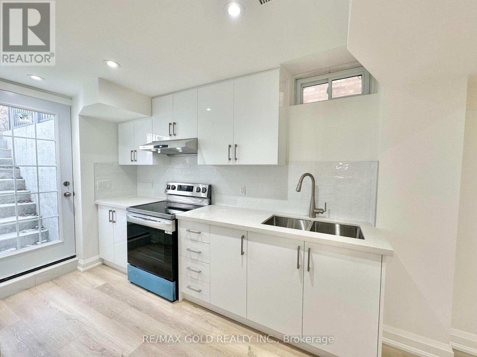 BASEMENT - 7099 VILLAGE WALK