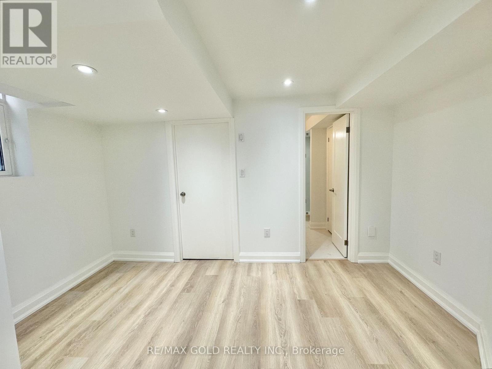 Basement - 7099 Village Walk, Mississauga, Ontario  L5W 1X5 - Photo 11 - W13862482