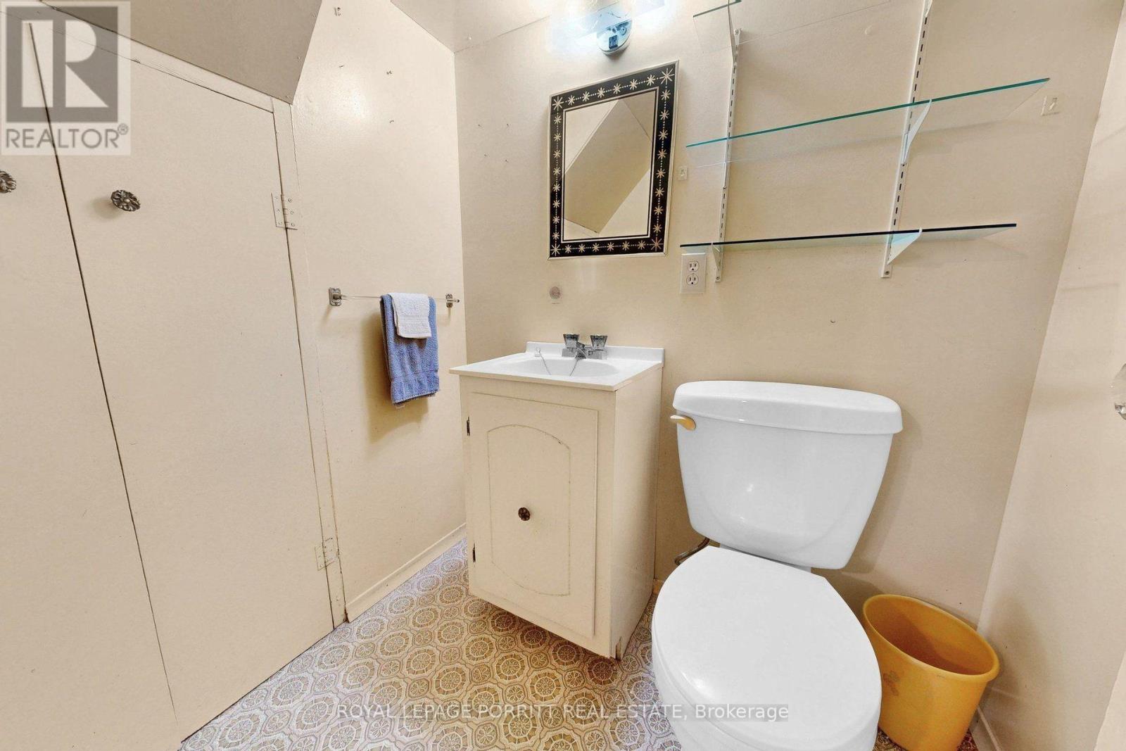9 Putney Road, Toronto, Ontario  M8W 2K6 - Photo 16 - W13862572