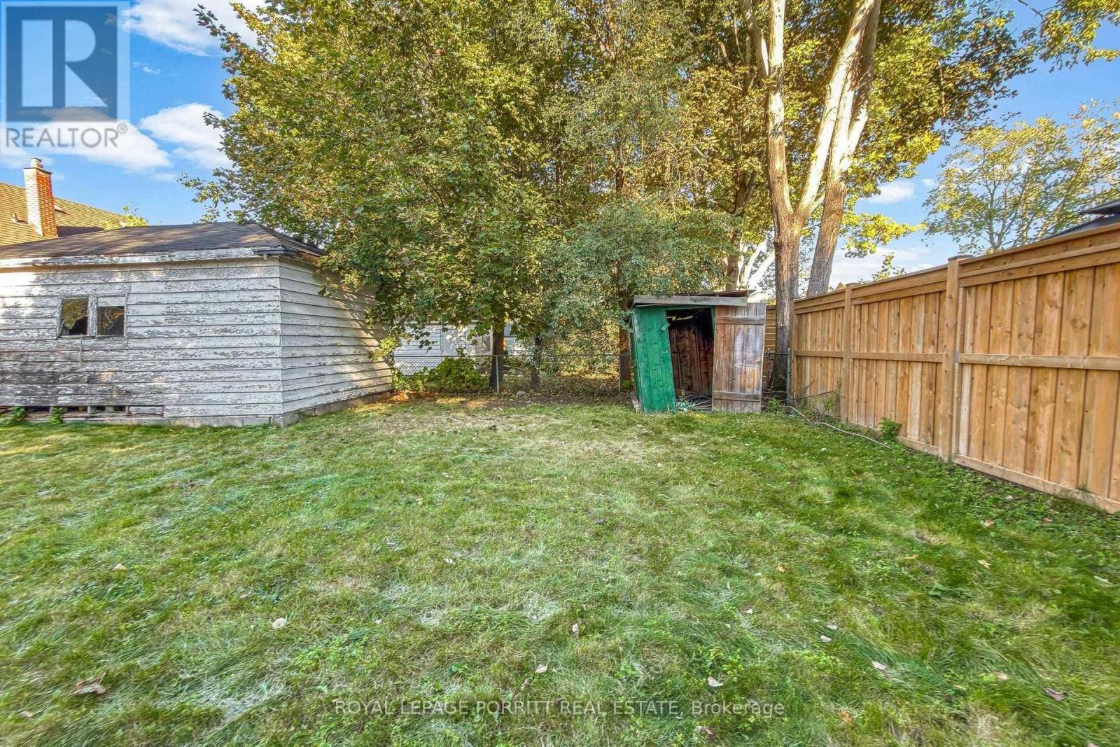 9 Putney Road, Toronto, Ontario  M8W 2K6 - Photo 18 - W13862572