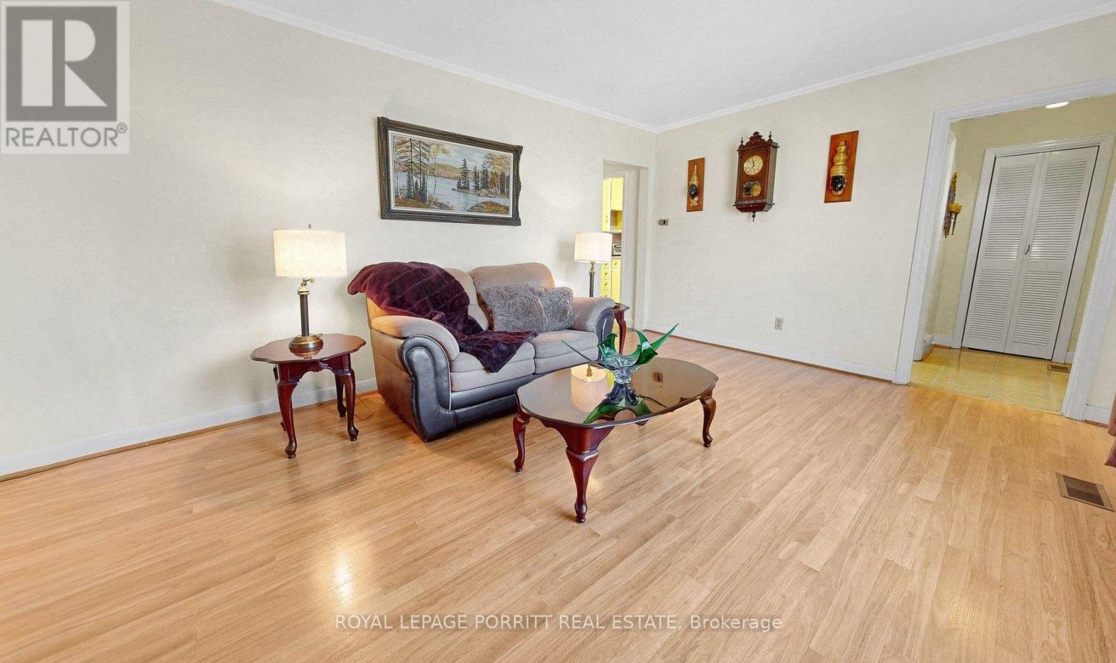 9 Putney Road, Toronto, Ontario  M8W 2K6 - Photo 5 - W13862572